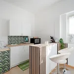 Miro' House